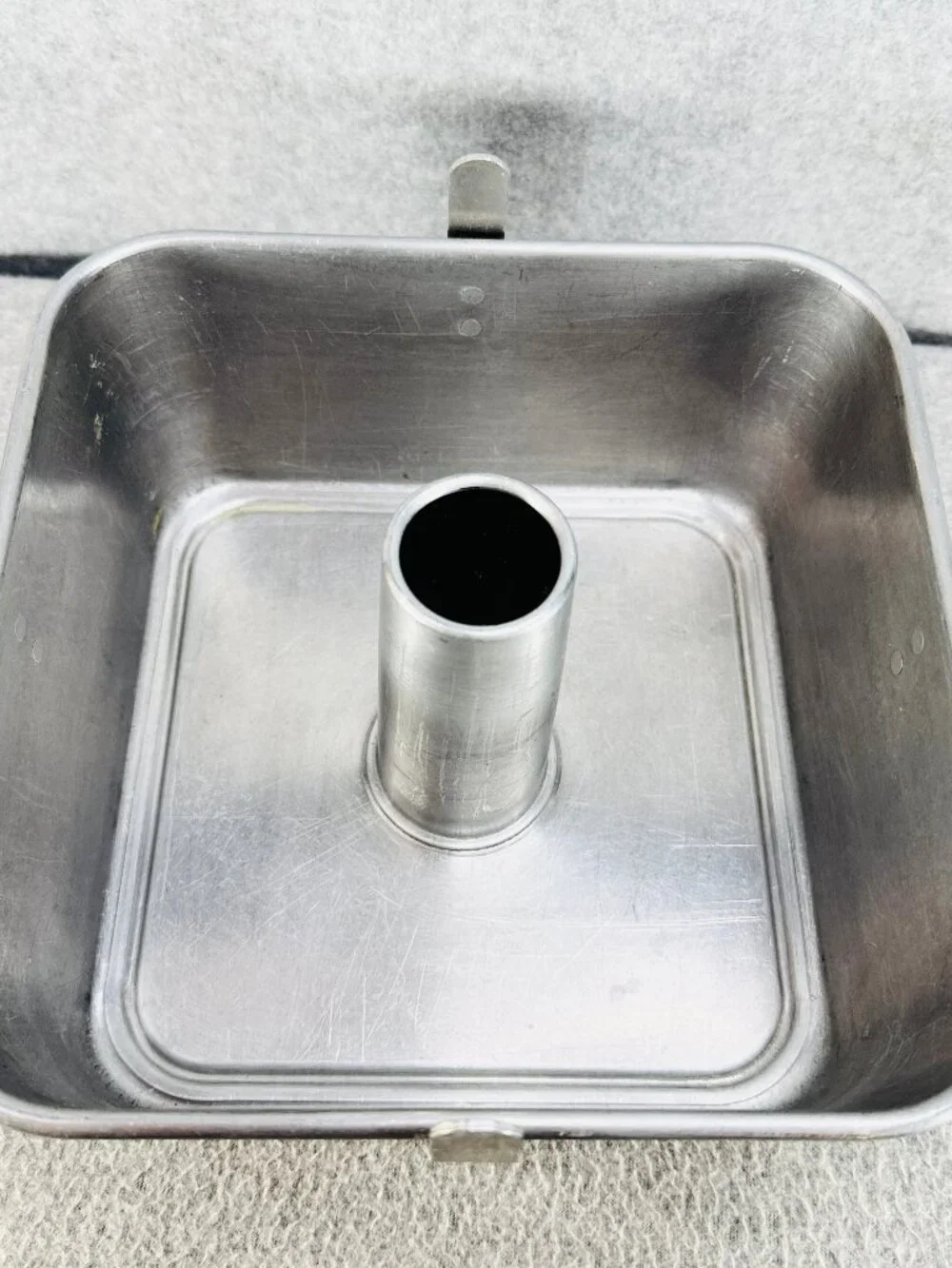 MIRRO 5395M Square Angel Food Cake Pan 9x9x4 Aluminum USA Vintage Cooling Legs